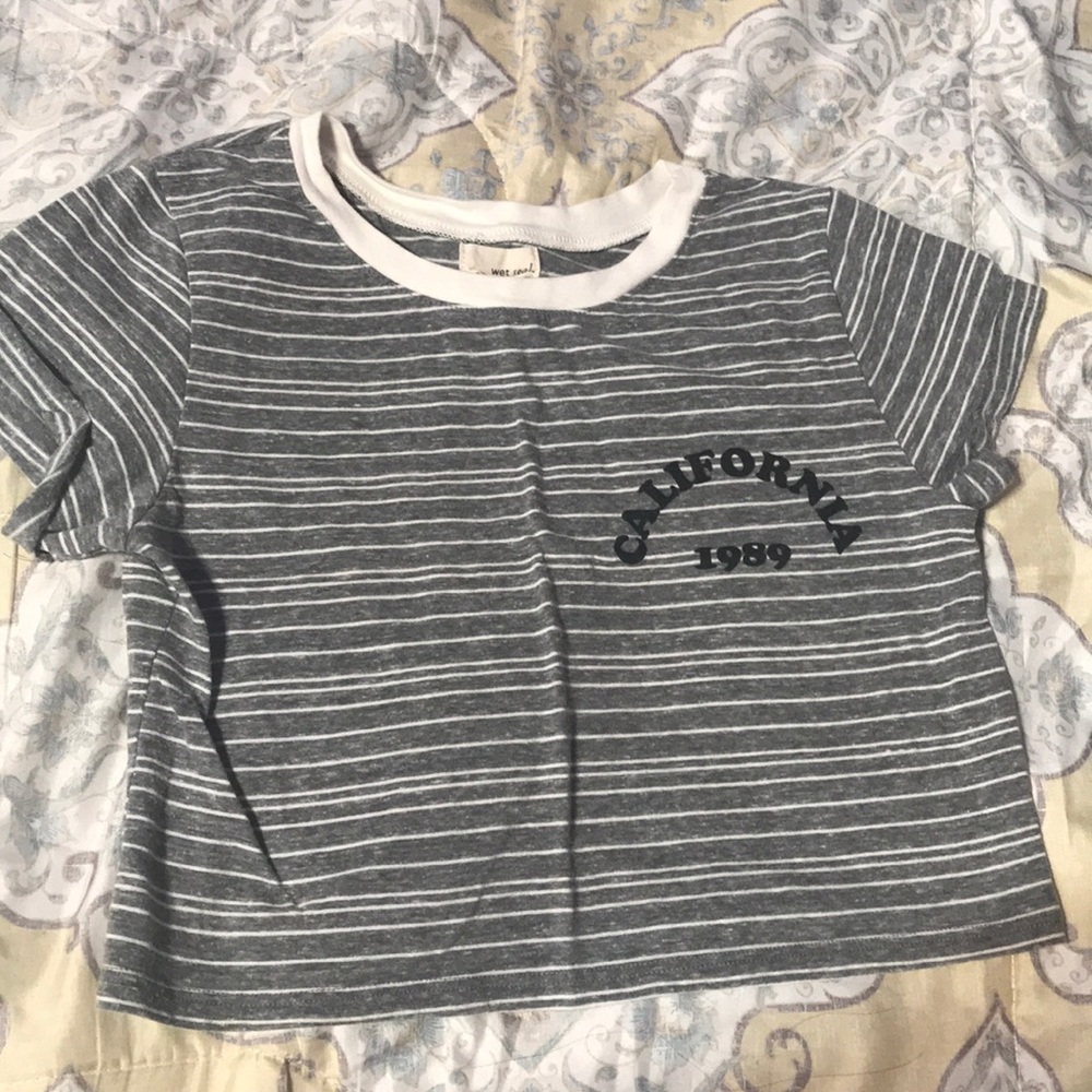 Gray/white crop top
